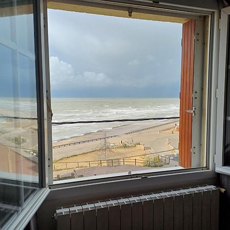 Au Gre Des Marees 2 Appartement Face A La Mer 2Eme Etage Ault Extérieur photo