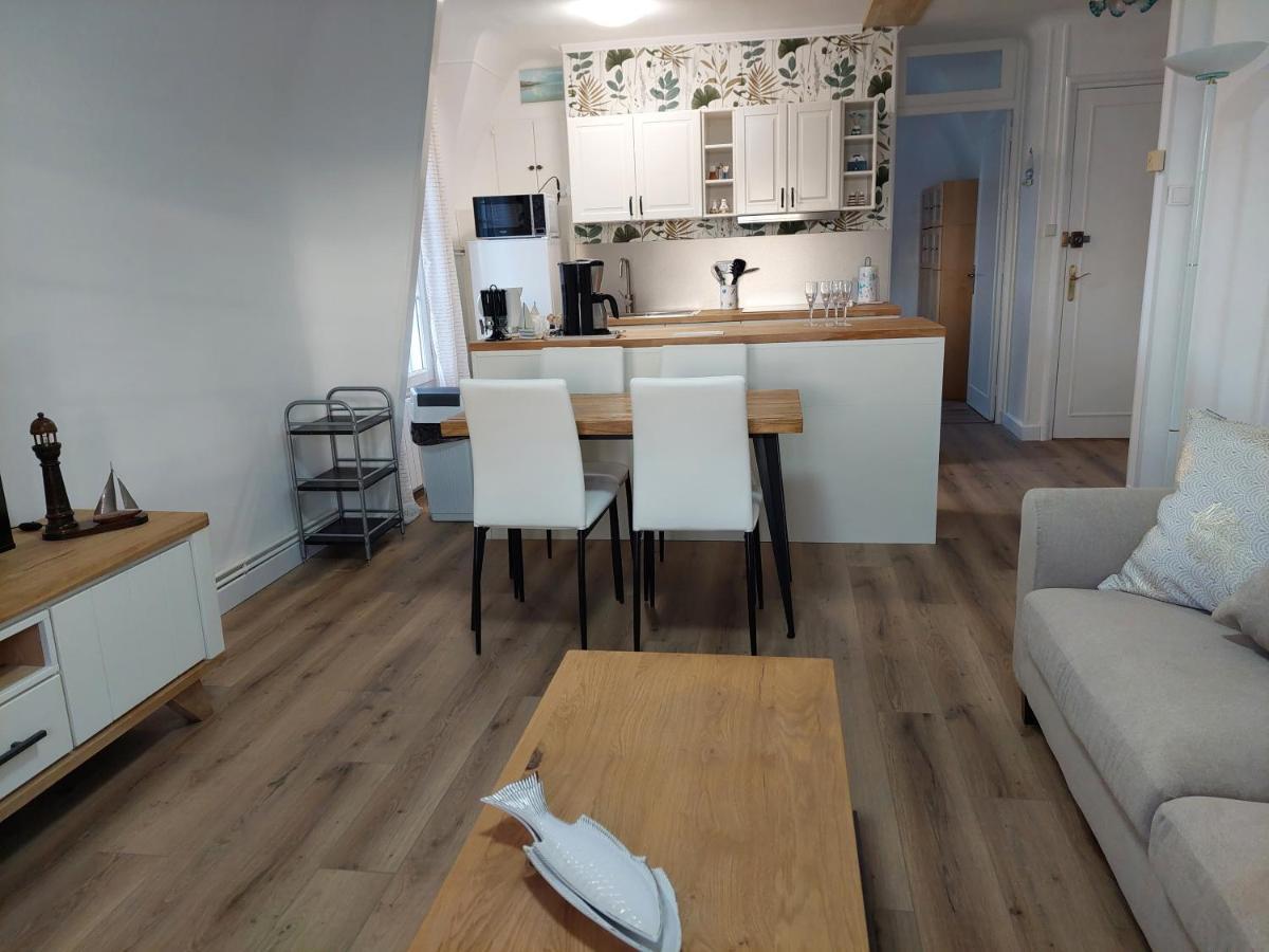Au Gre Des Marees 2 Appartement Face A La Mer 2Eme Etage Ault Extérieur photo
