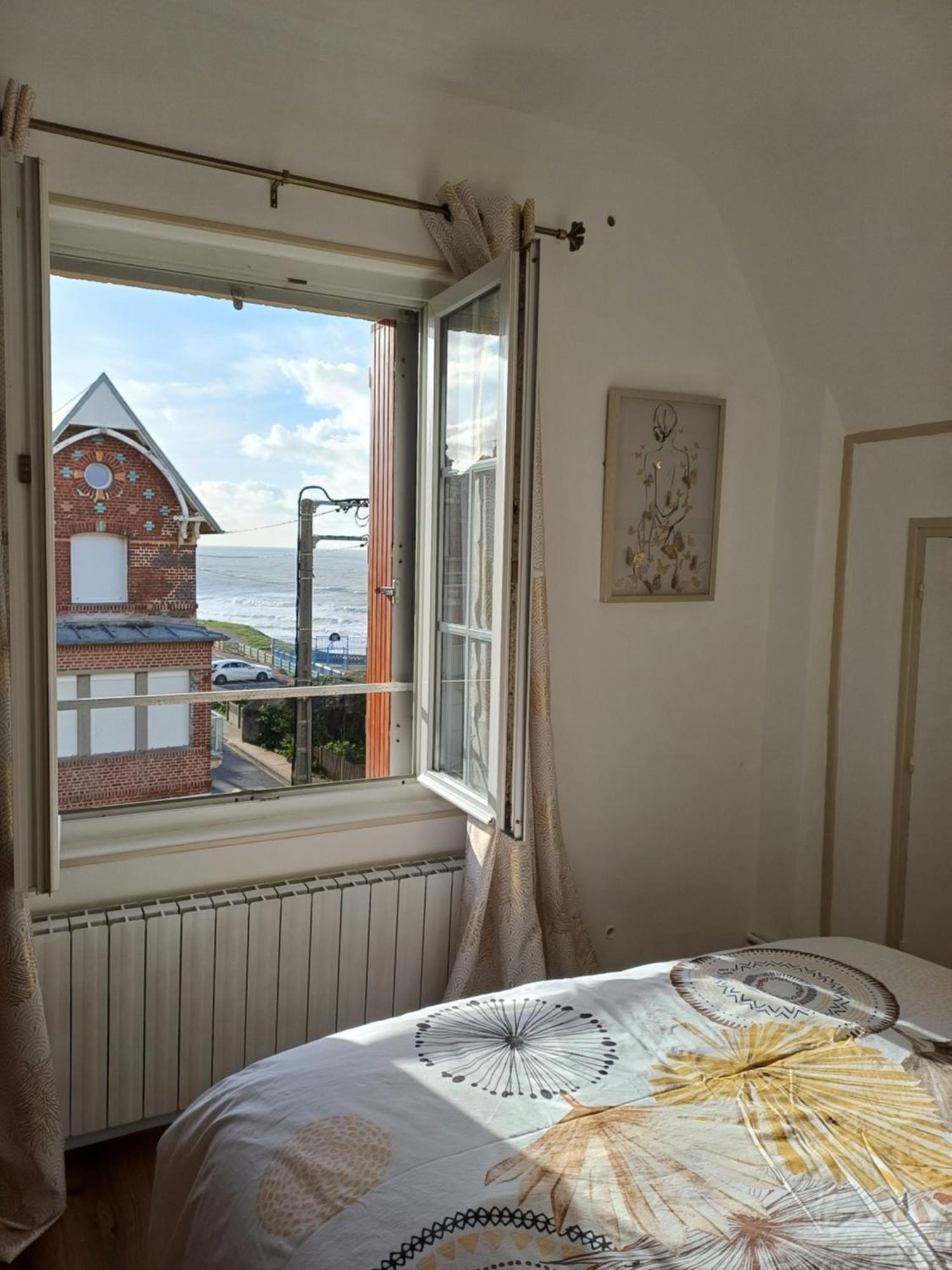 Au Gre Des Marees 2 Appartement Face A La Mer 2Eme Etage Ault Extérieur photo